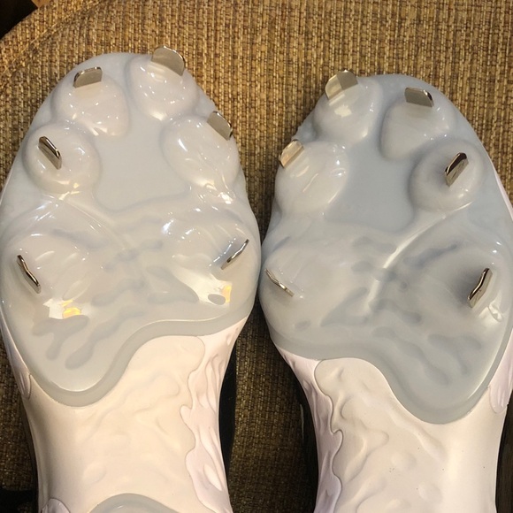 Nike Black and White Hurache elite 4 low baseball cleats - Picture 9 of 13